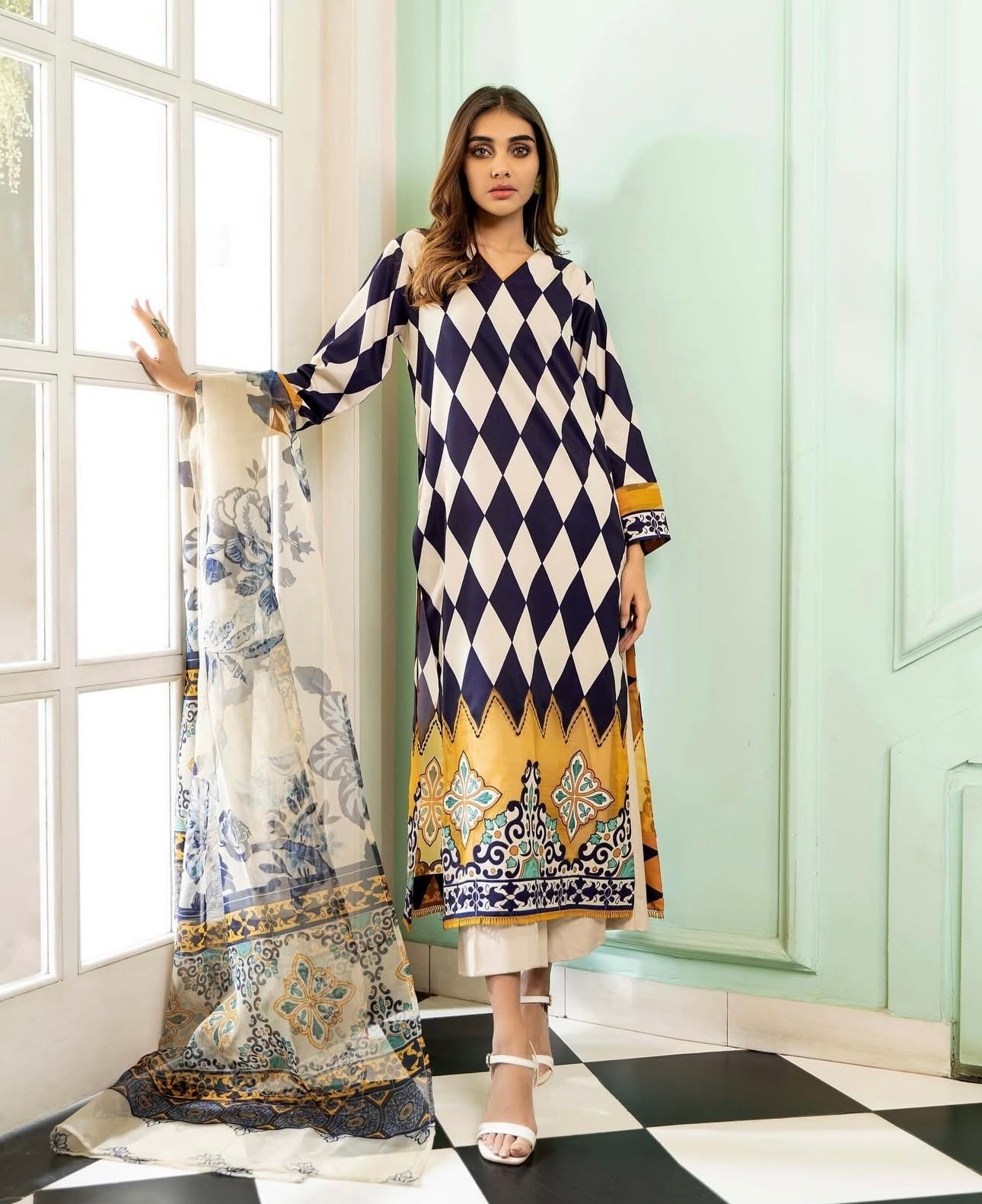 Unstitched 2pcs Digital Printed Set - UN-806