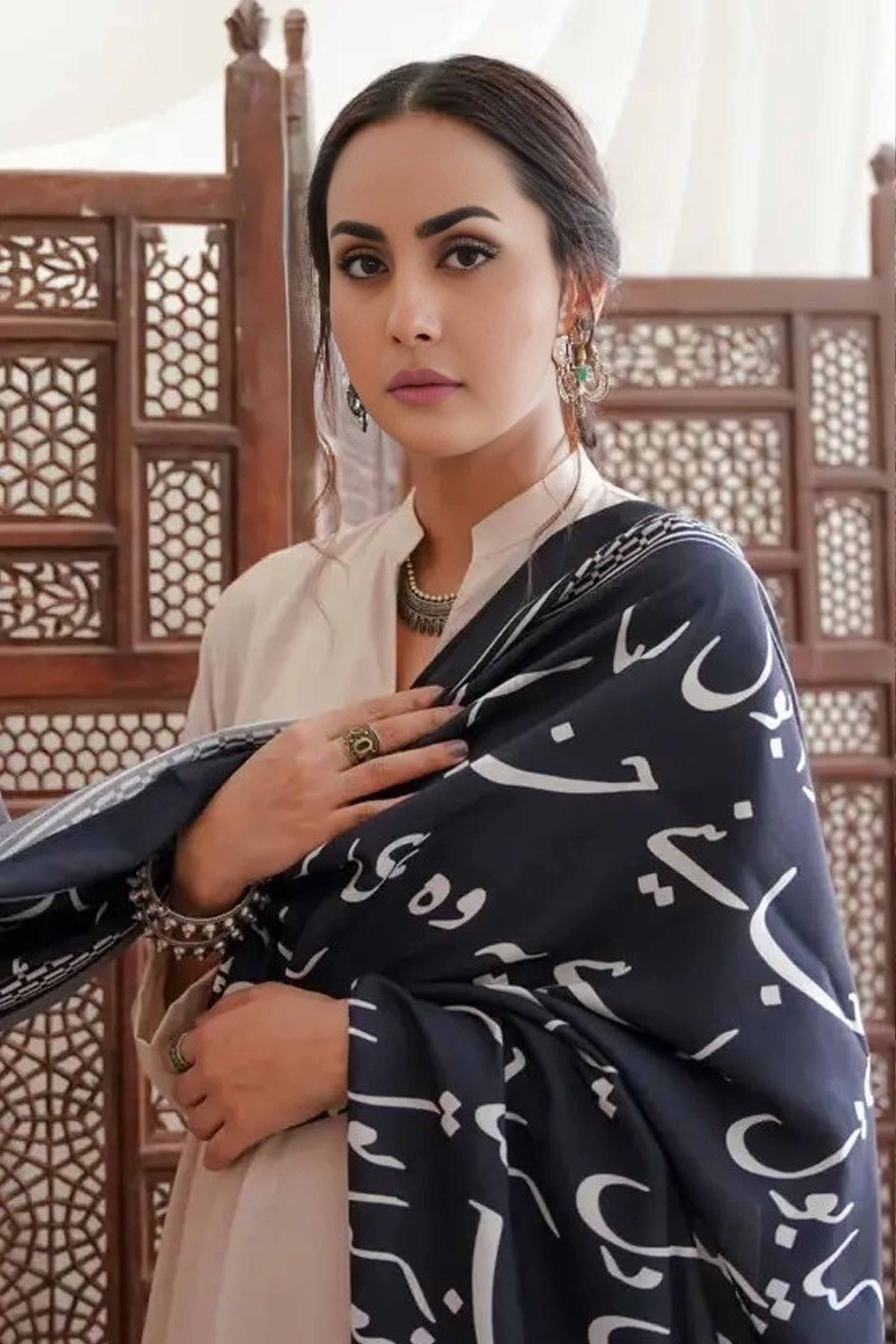 Odhnis / Dupatta For Women - Shawl-007