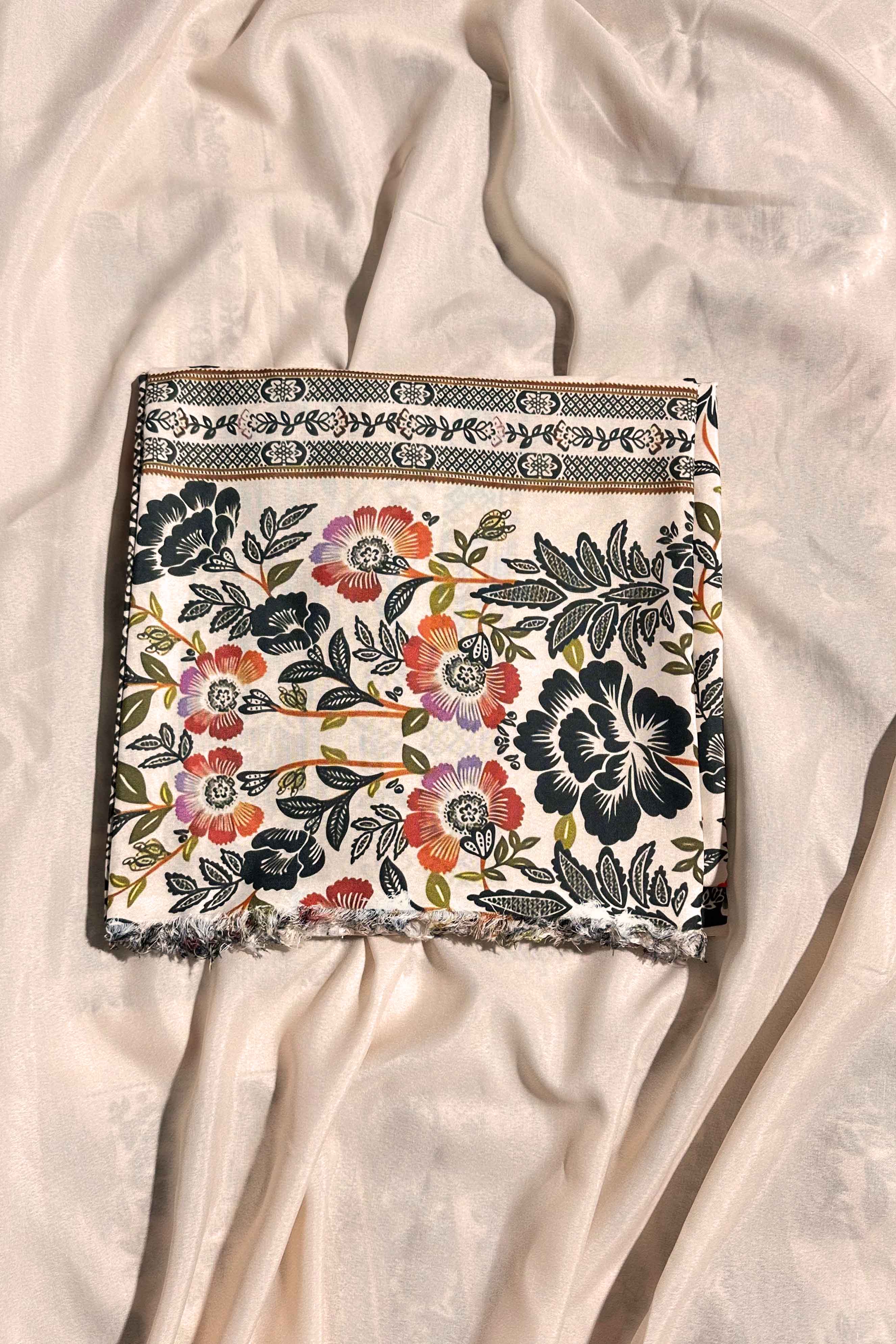 Trendy Hania Amir Unstitched 2pcs Set - UN-802